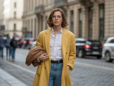 Quelle couleur va bien avec le jaune vêtement : harmoniser ses tenues avec modernité