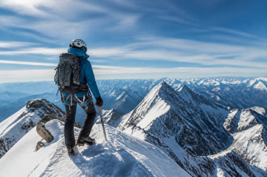 Ascension montagne : conseils essentiels pour réussir votre aventure en altitude Ascension montagne : conseils essentiels pour réussir votre aventure en altitude